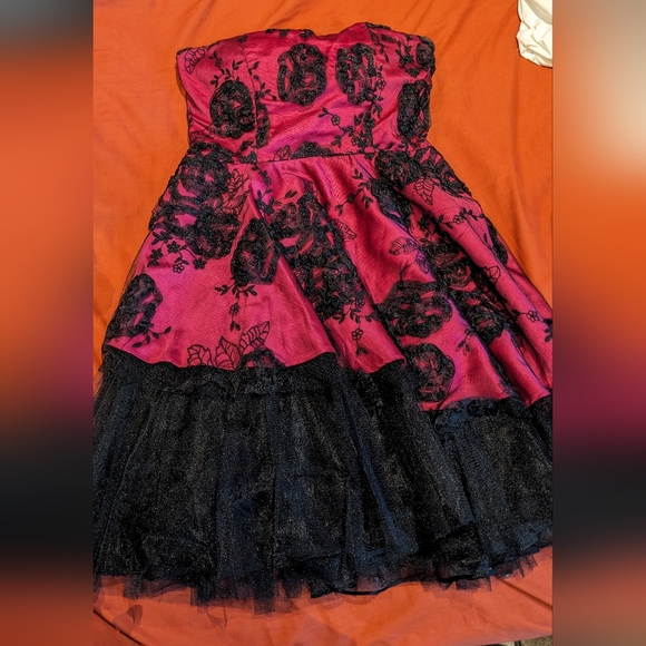 Black & Pink Strapless Dress - Picture 1 of 2
